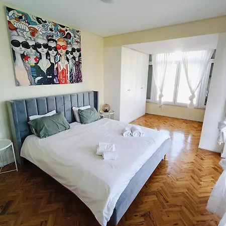 Apartment Duplex For 8 *