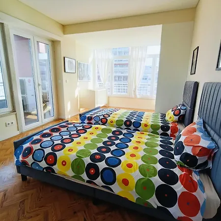 Duplex For 8 Apartament Lizbona